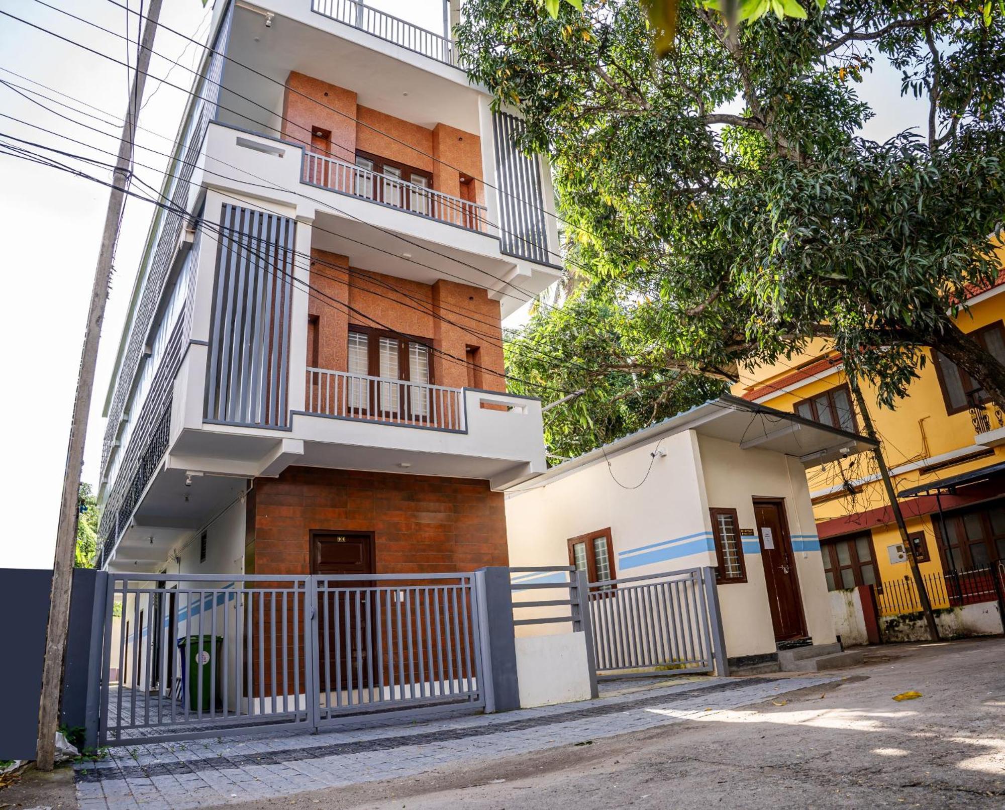Hotel Akr Residency Kazhakuttam Exterior foto