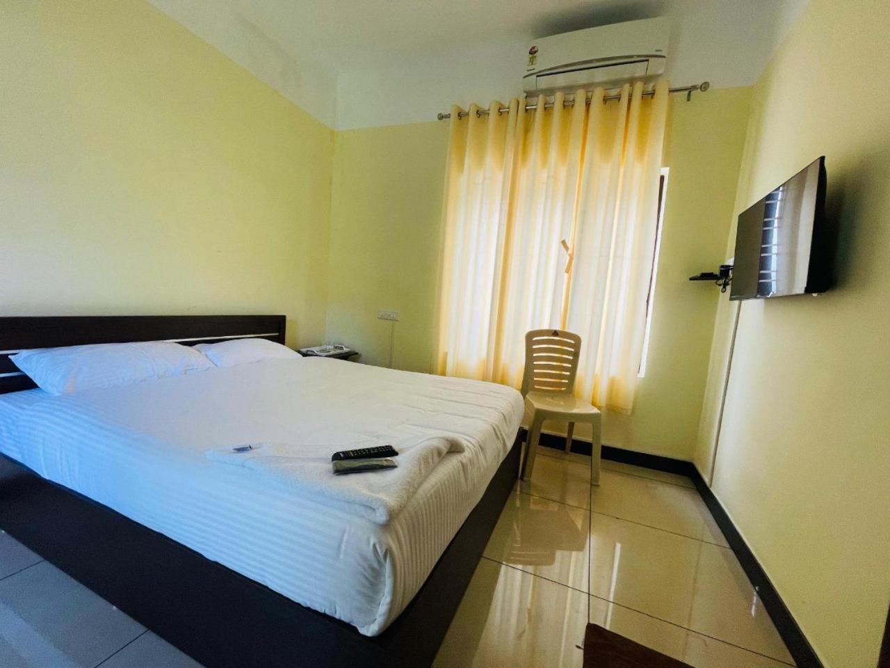 Hotel Akr Residency Kazhakuttam Exterior foto